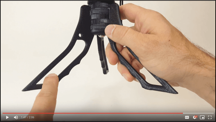 Screenshot of Tiny SwitchPod video, with just the open/close mechanism and short feet